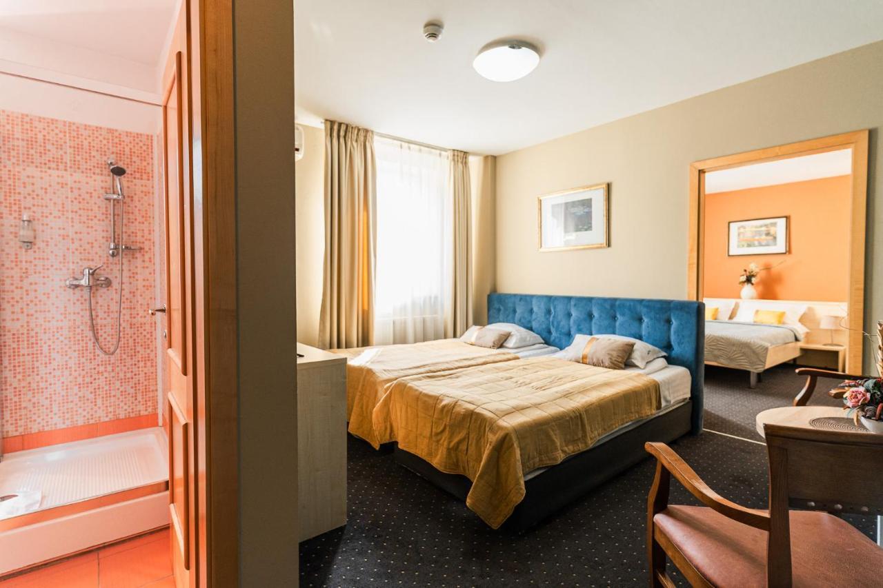Hotel Pacific Timişoara Buitenkant foto