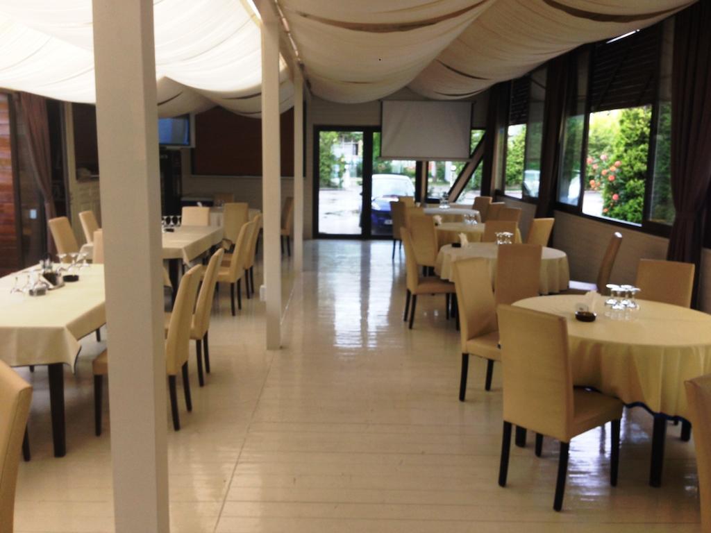 Hotel Pacific Timişoara Buitenkant foto